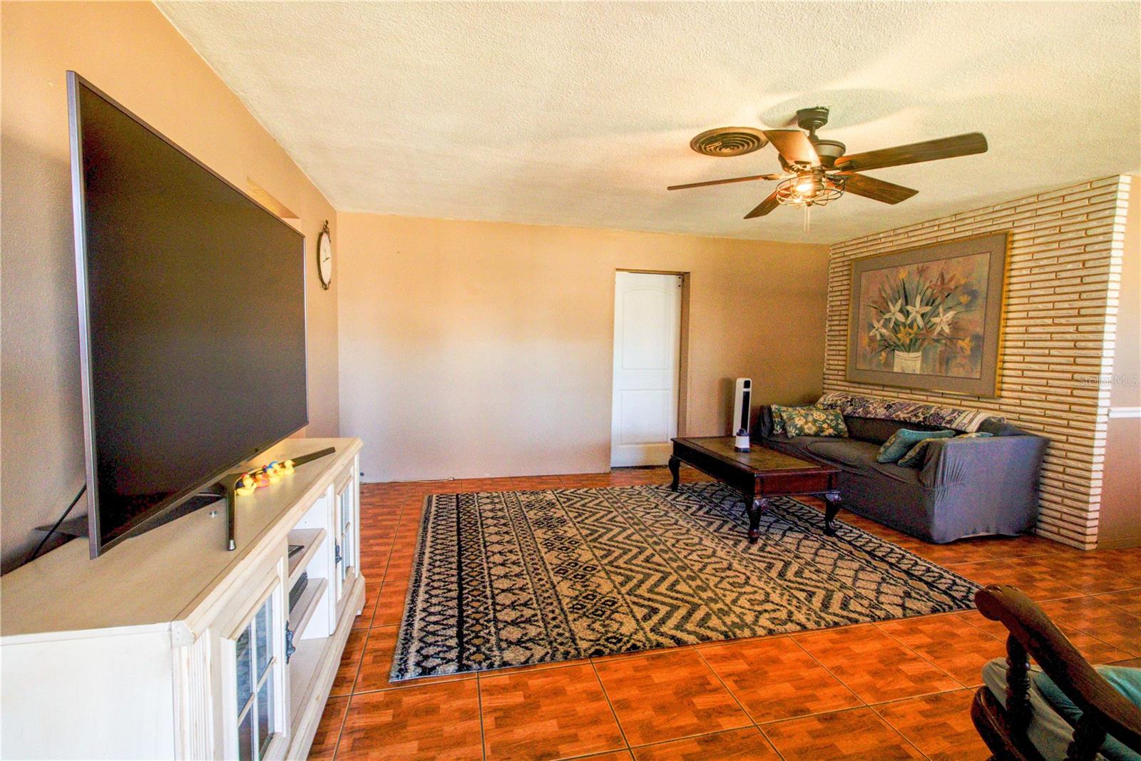 Image 9 of 36 For 116 Silver Circle