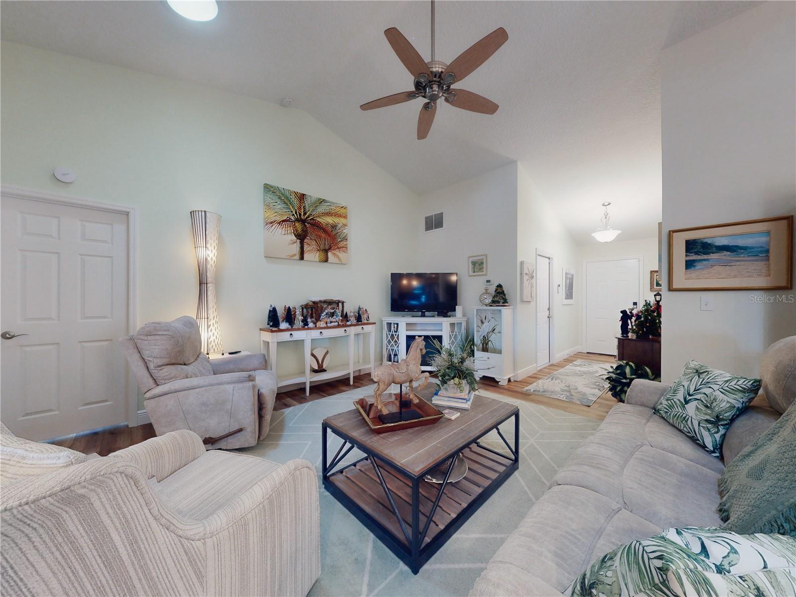 Image 12 of 60 For 737 Pine Shores Circle