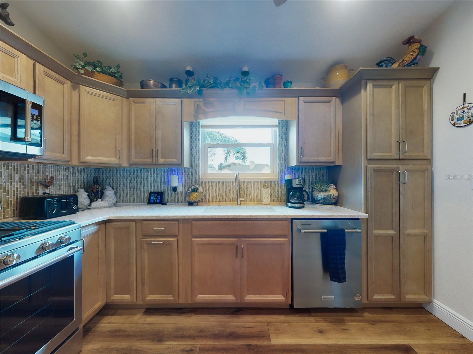 Image 16 of 60 For 737 Pine Shores Circle