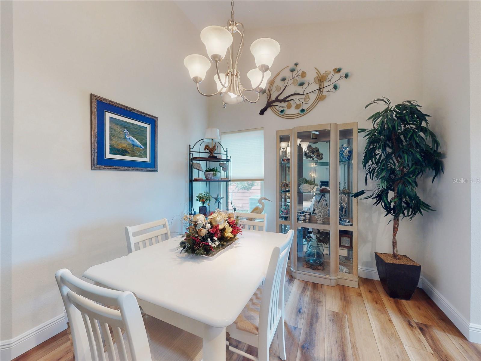 Image 18 of 60 For 737 Pine Shores Circle