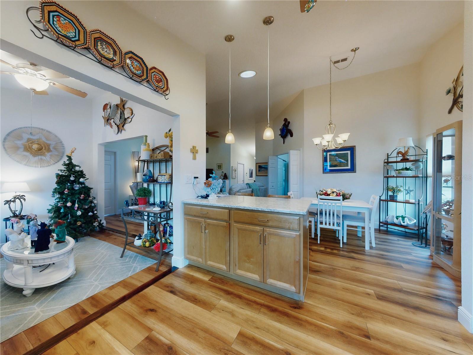 Image 26 of 60 For 737 Pine Shores Circle