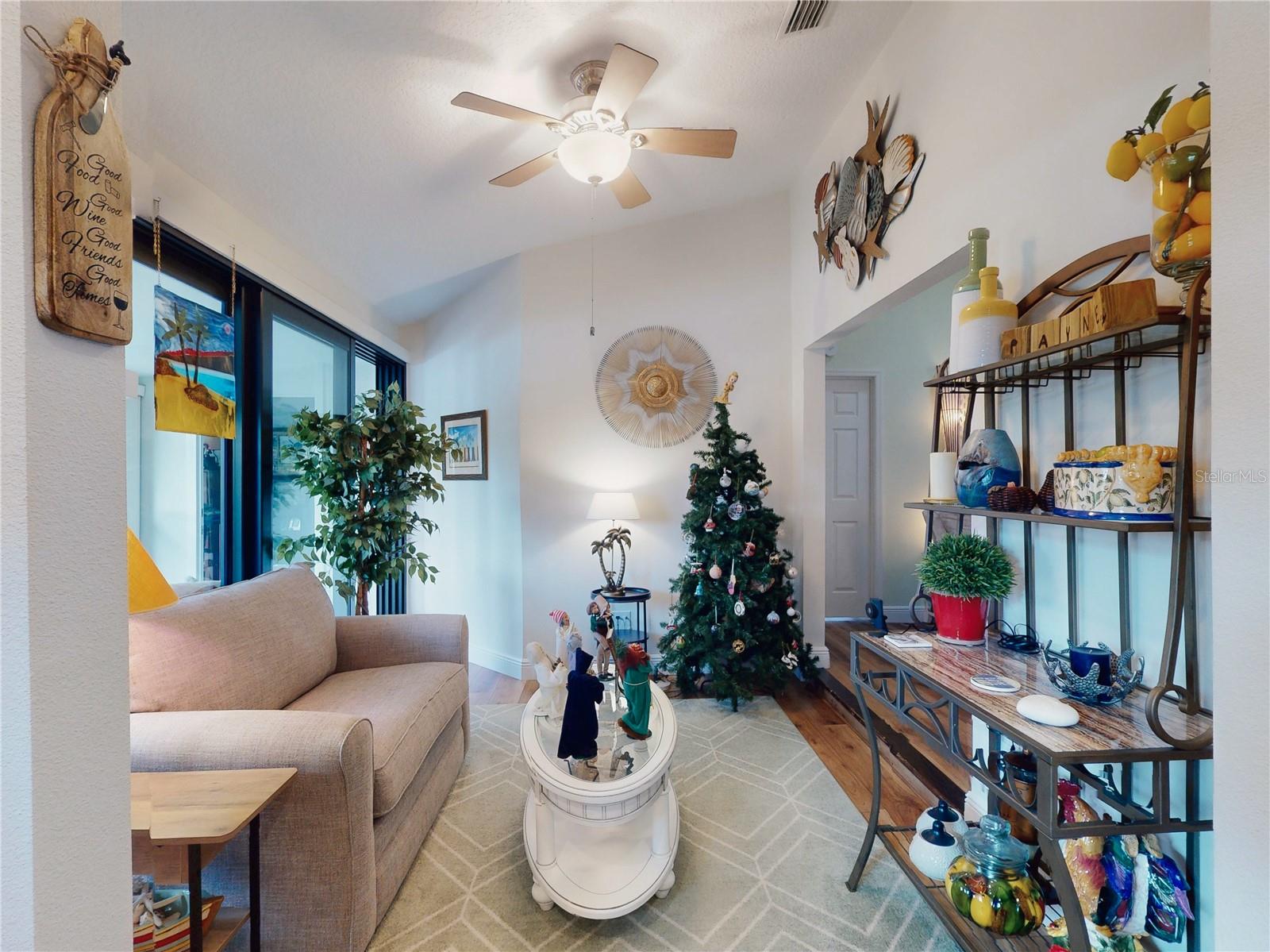 Image 28 of 60 For 737 Pine Shores Circle