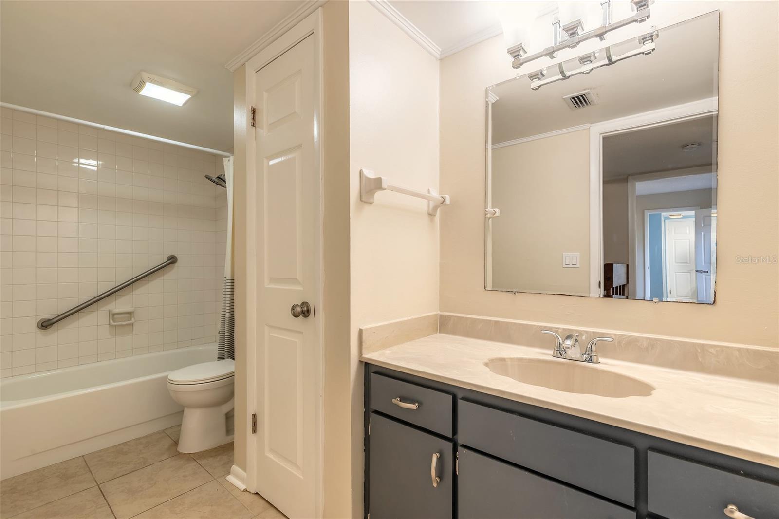 Image 11 of 37 For 3824 Saxon Drive