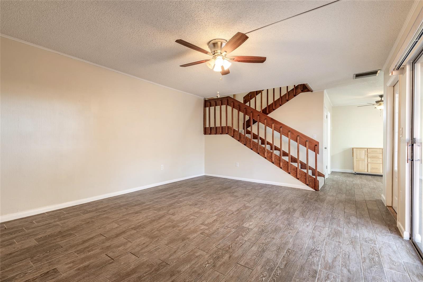 Image 17 of 37 For 3824 Saxon Drive