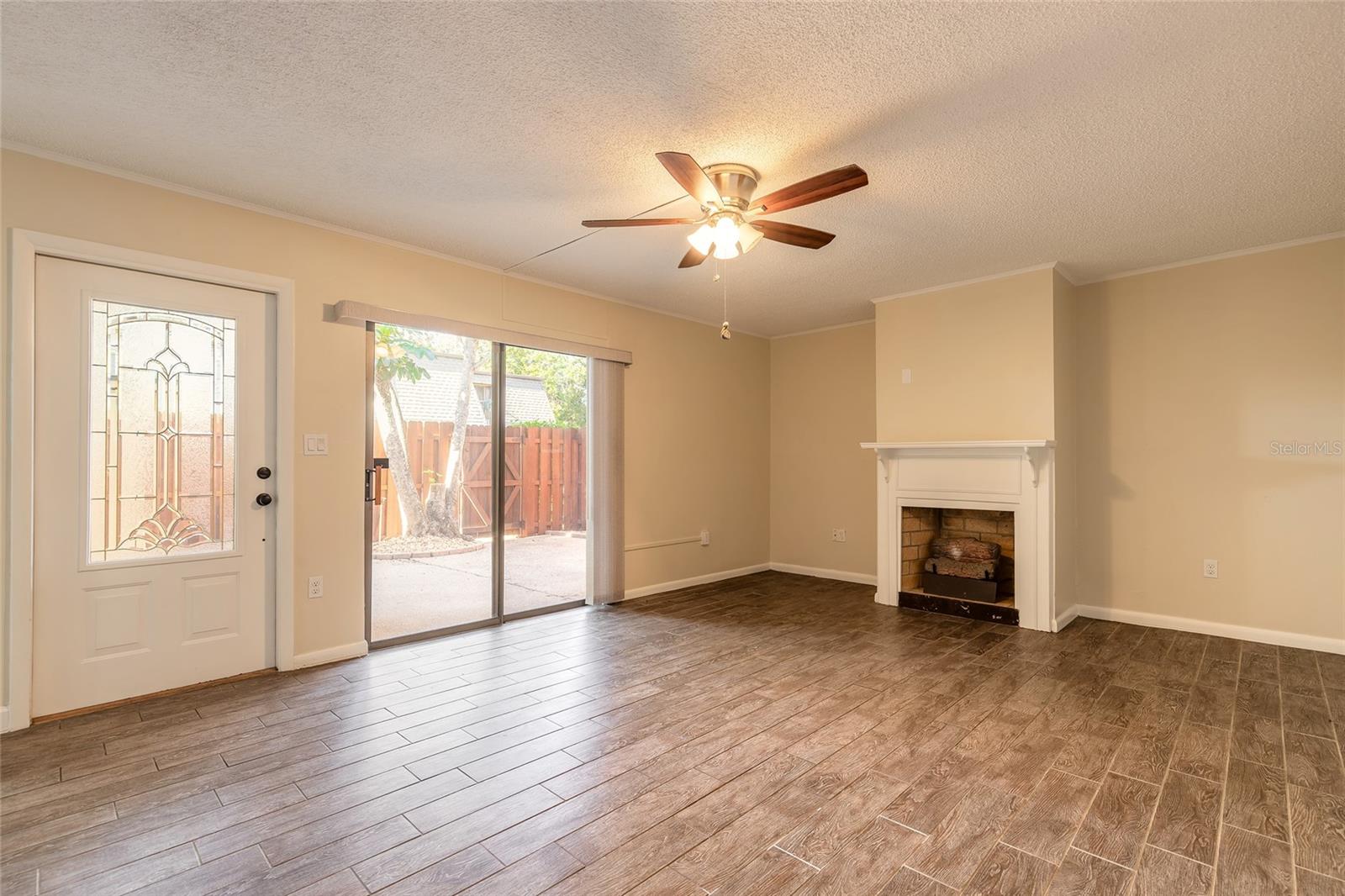 Image 19 of 37 For 3824 Saxon Drive