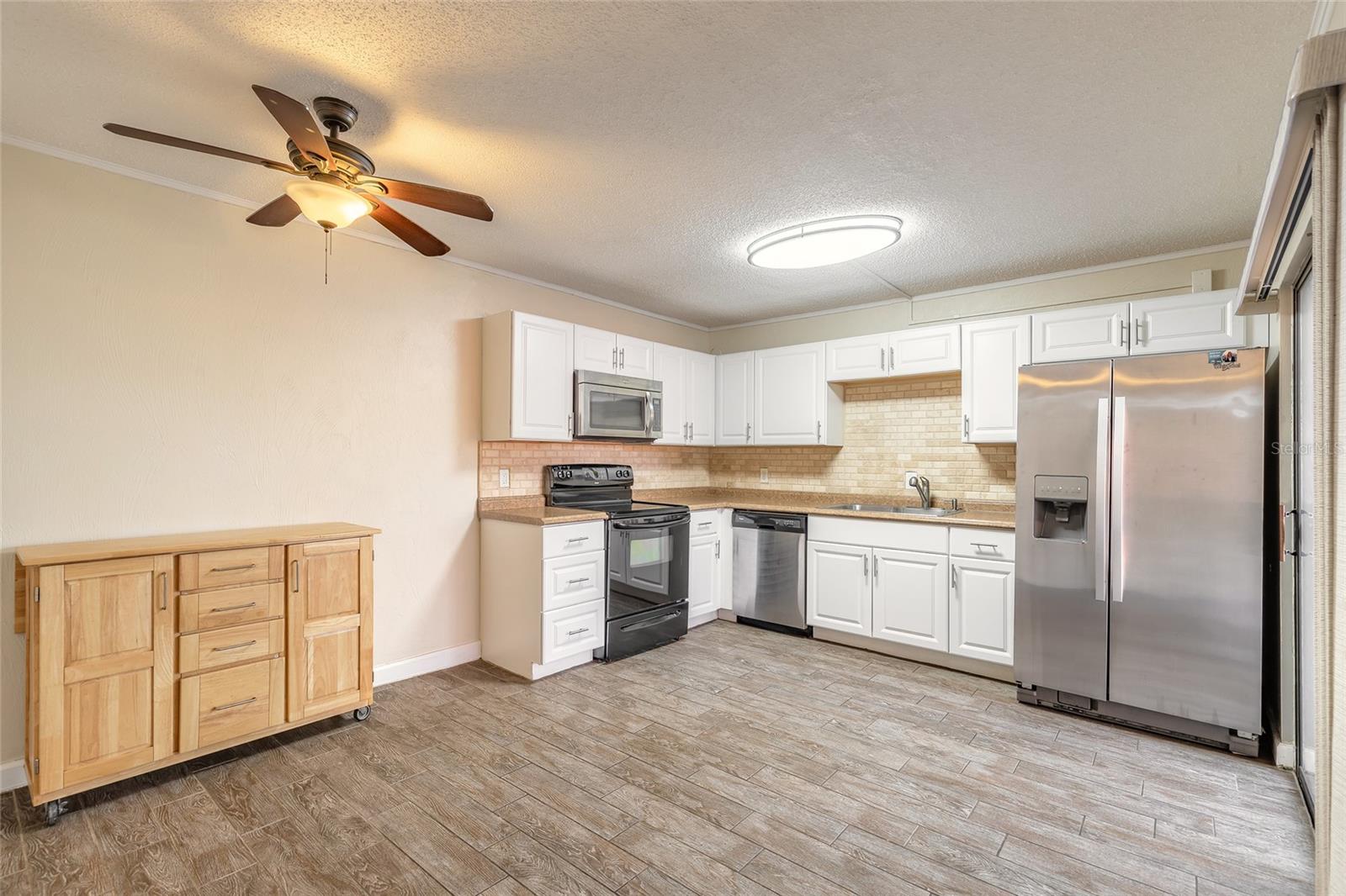 Image 20 of 37 For 3824 Saxon Drive