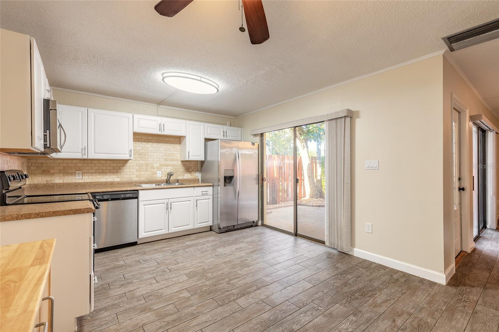 Image 21 of 37 For 3824 Saxon Drive