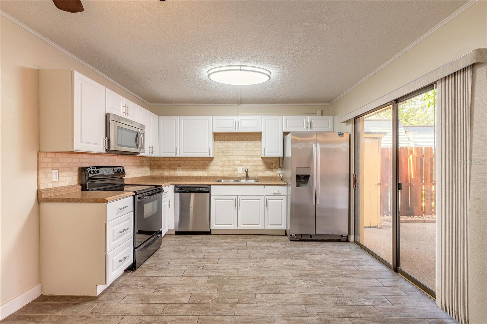 Image 24 of 37 For 3824 Saxon Drive