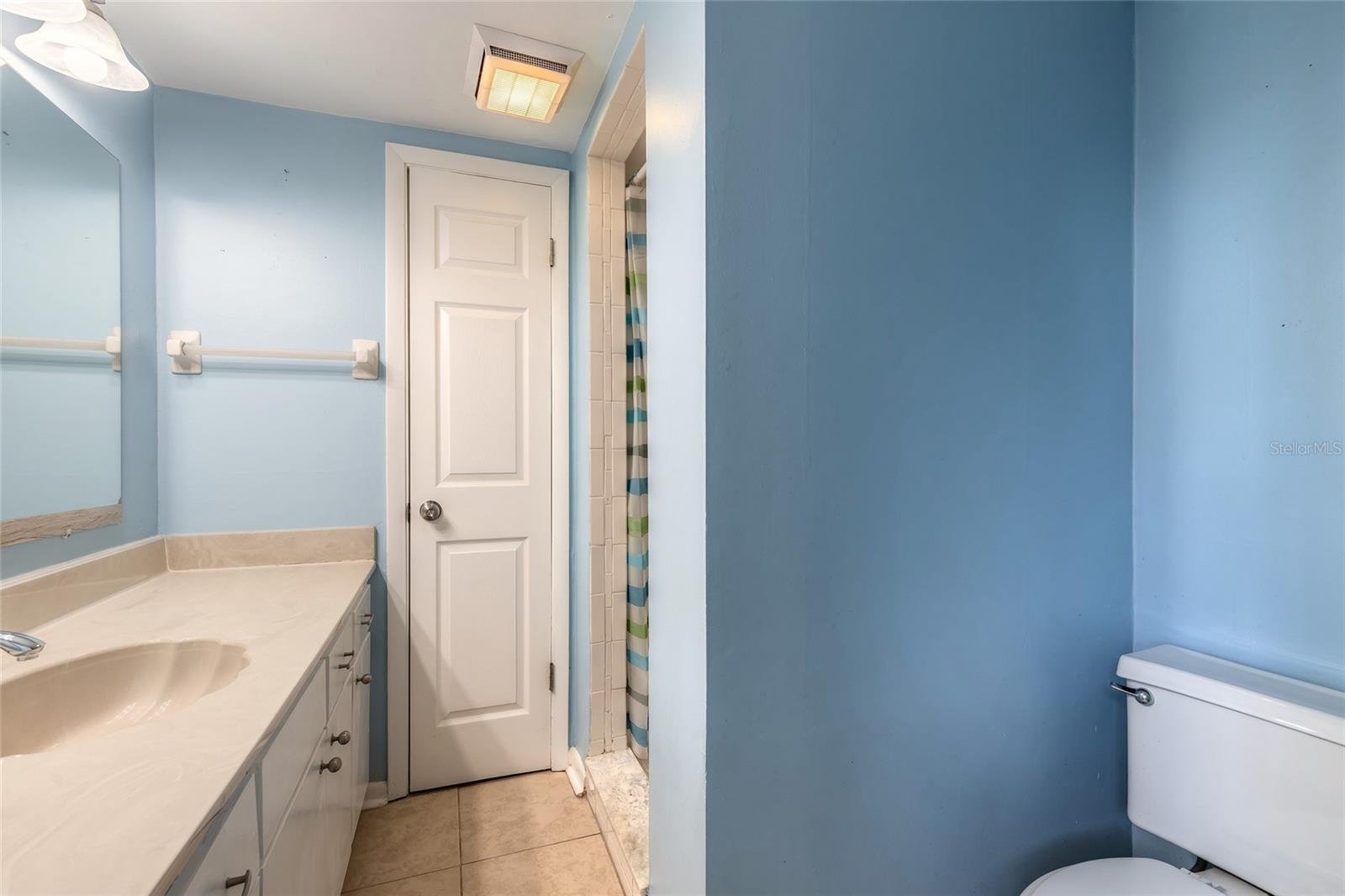 Image 7 of 37 For 3824 Saxon Drive