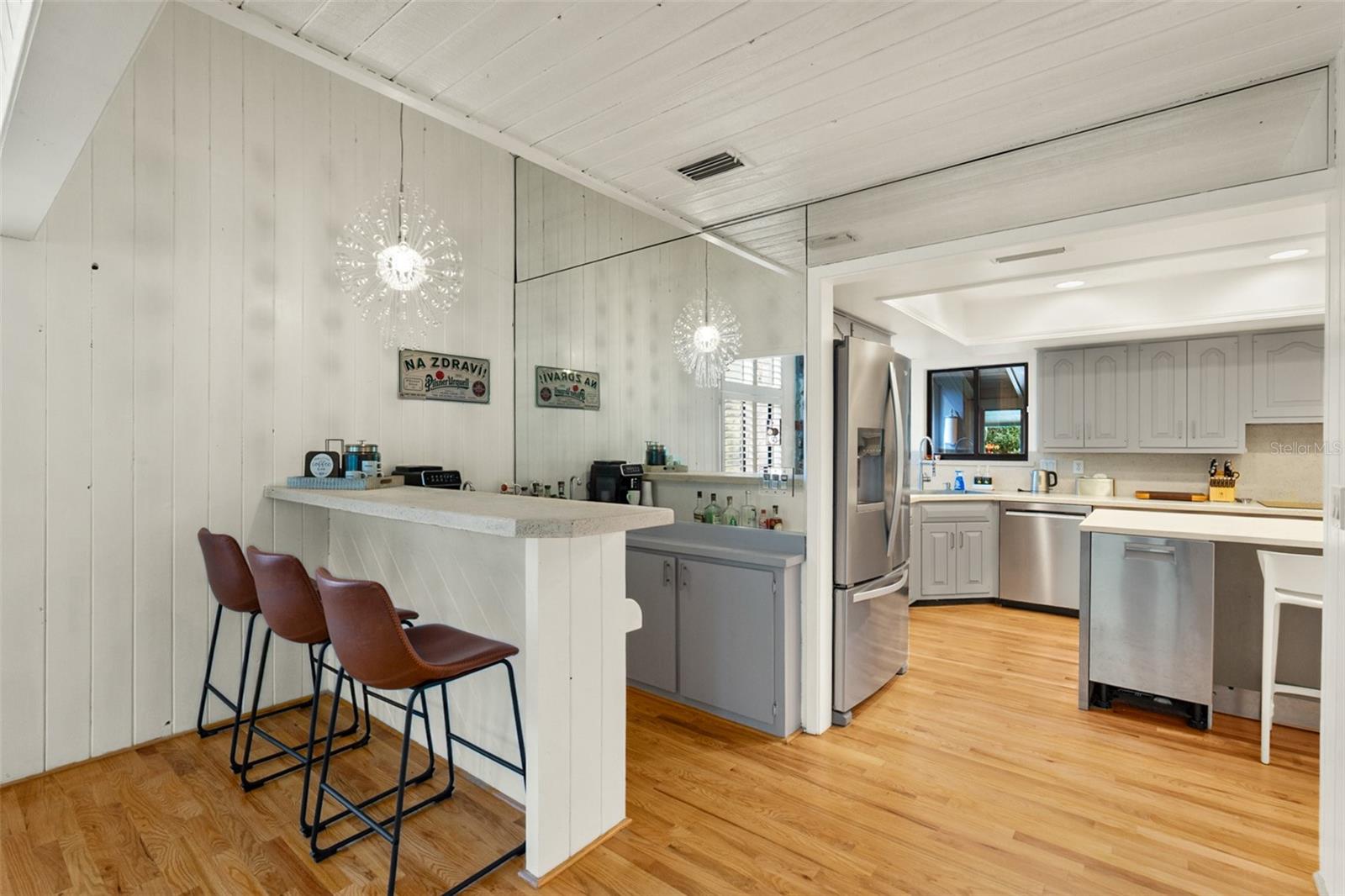 Image 14 of 81 For 315 Sweet Bay Avenue