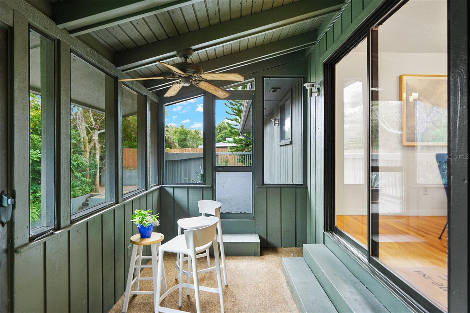 Image 17 of 81 For 315 Sweet Bay Avenue