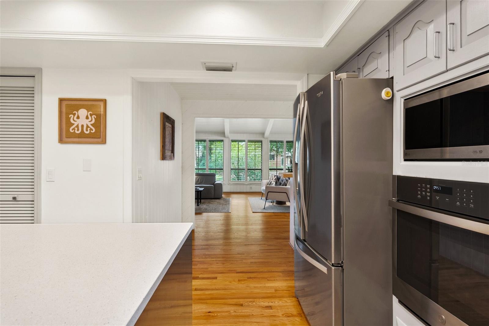 Image 20 of 81 For 315 Sweet Bay Avenue