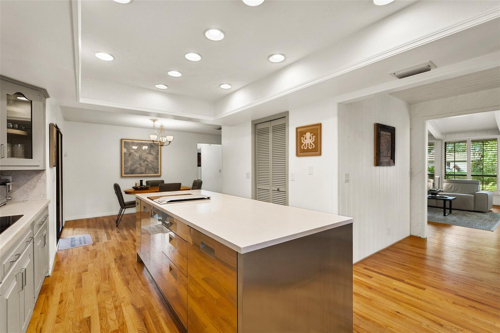 Image 23 of 81 For 315 Sweet Bay Avenue