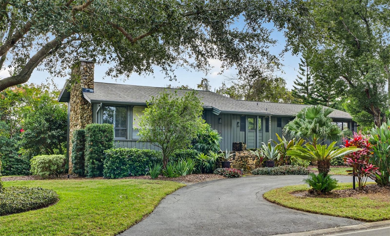 Image 4 of 81 For 315 Sweet Bay Avenue