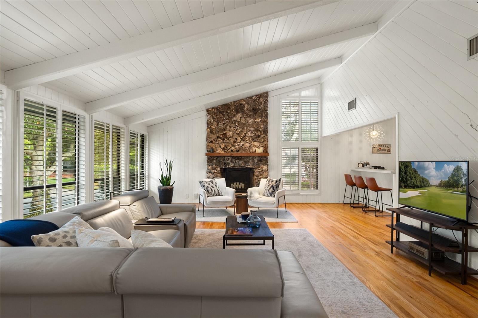 Image 7 of 81 For 315 Sweet Bay Avenue