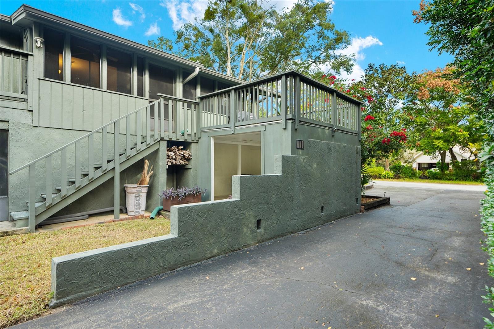 Image 73 of 81 For 315 Sweet Bay Avenue