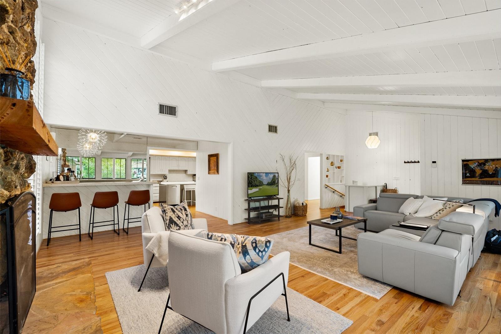 Image 8 of 81 For 315 Sweet Bay Avenue