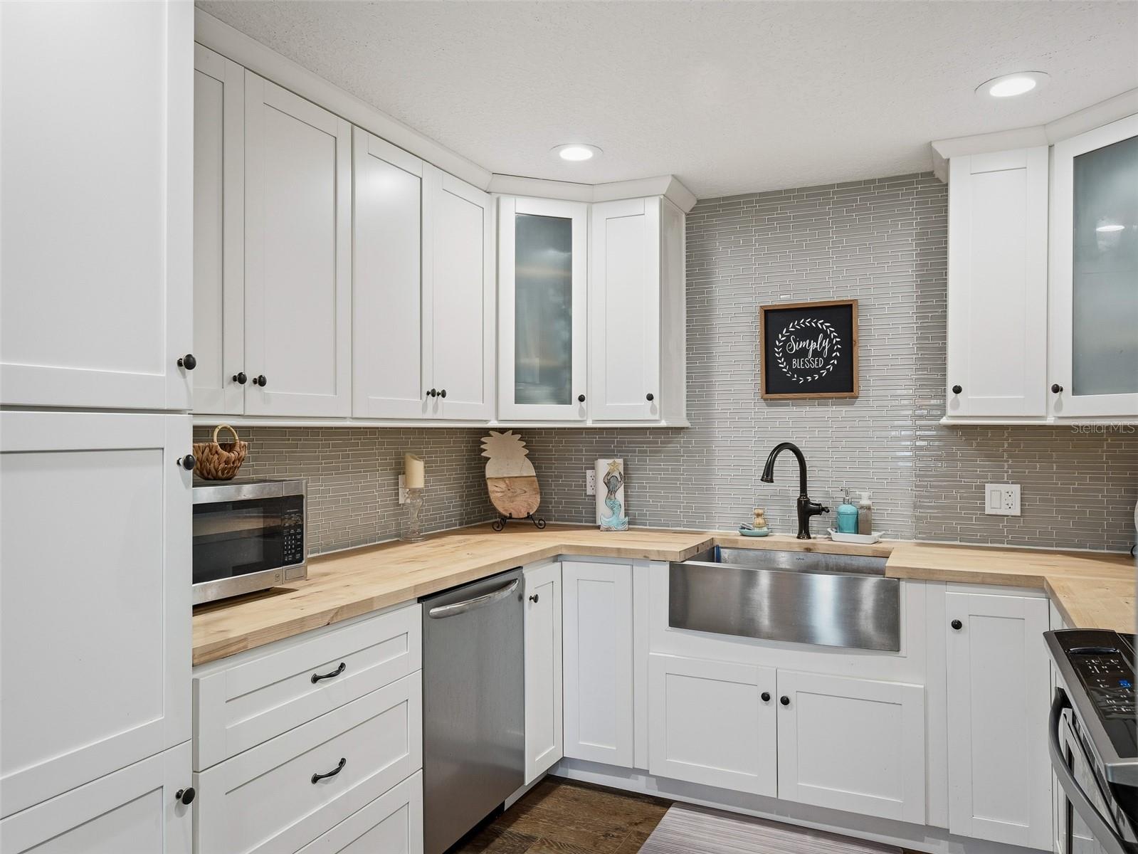 Image 26 of 70 For 4704 Van Kleeck Drive