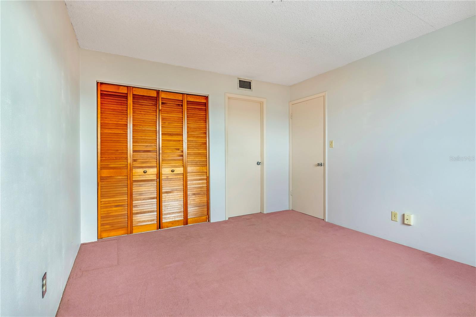 Image 23 of 26 For 100 Silver Beach Avenue 816