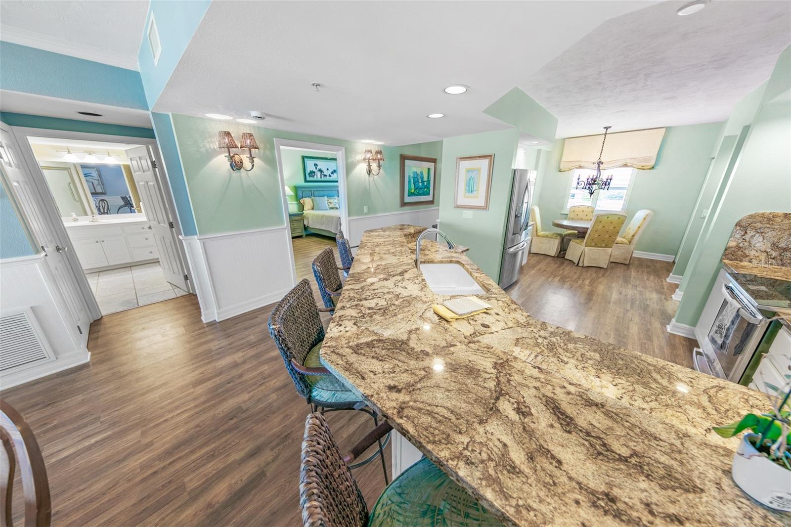 Image 13 of 70 For 4767 Atlantic Avenue 303