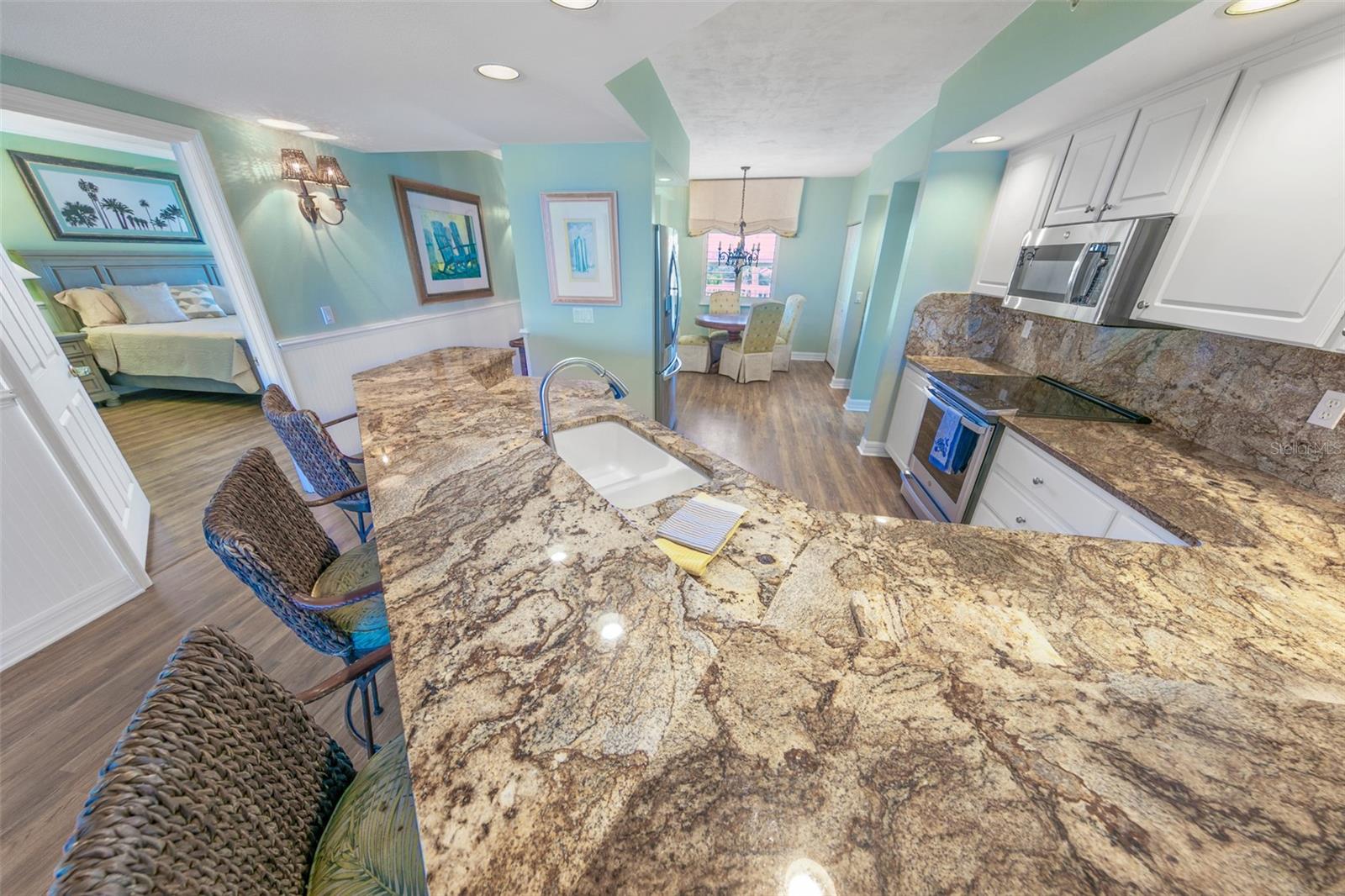 Image 16 of 70 For 4767 Atlantic Avenue 303