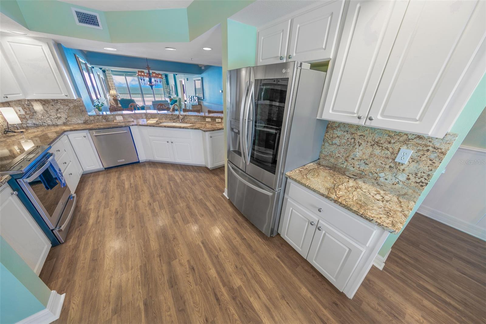 Image 17 of 70 For 4767 Atlantic Avenue 303