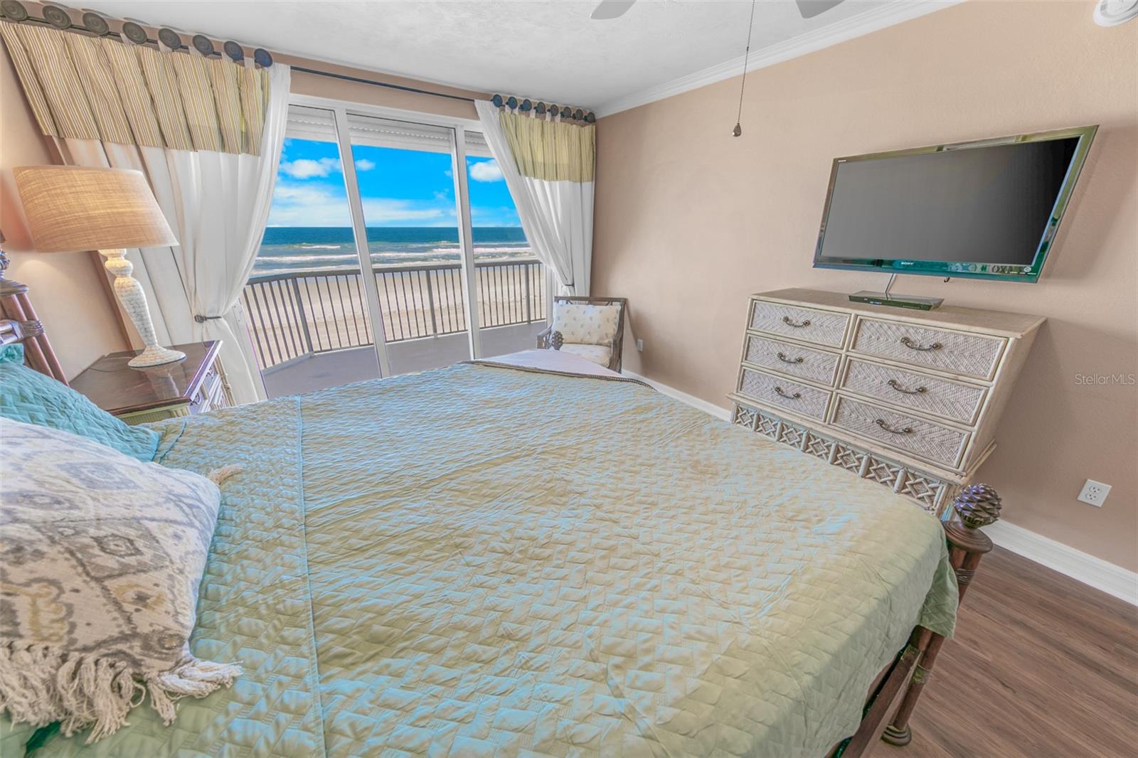 Image 25 of 70 For 4767 Atlantic Avenue 303