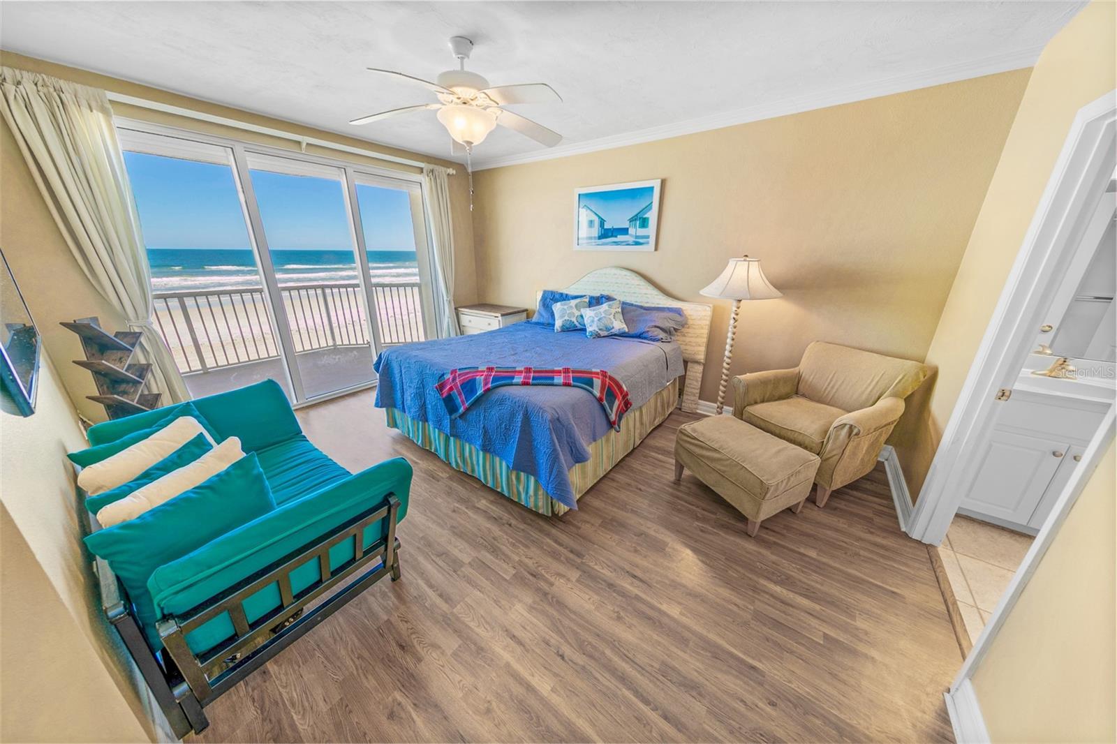 Image 26 of 70 For 4767 Atlantic Avenue 303