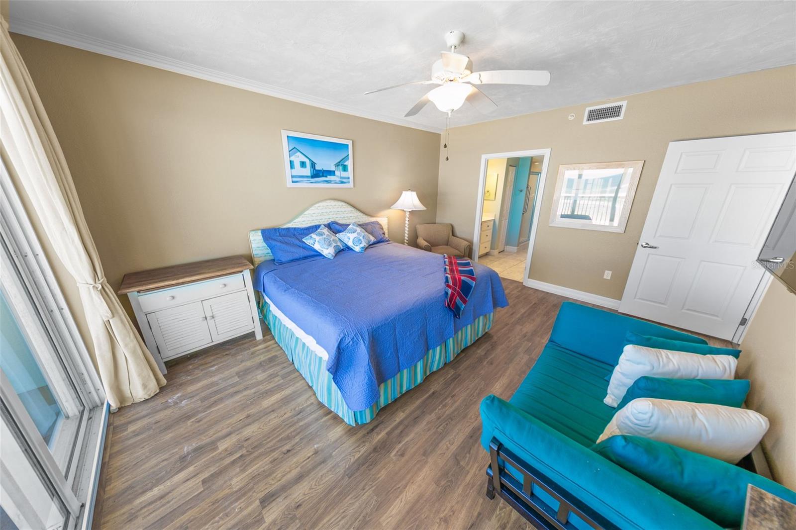 Image 28 of 70 For 4767 Atlantic Avenue 303