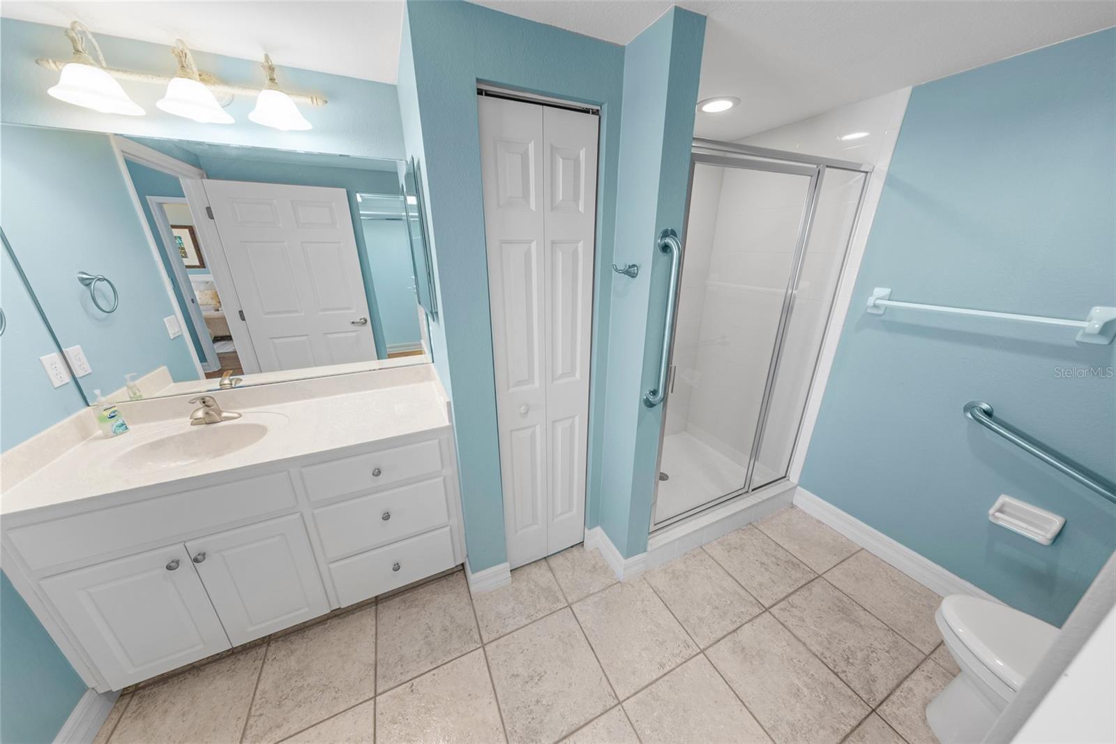 Image 31 of 70 For 4767 Atlantic Avenue 303