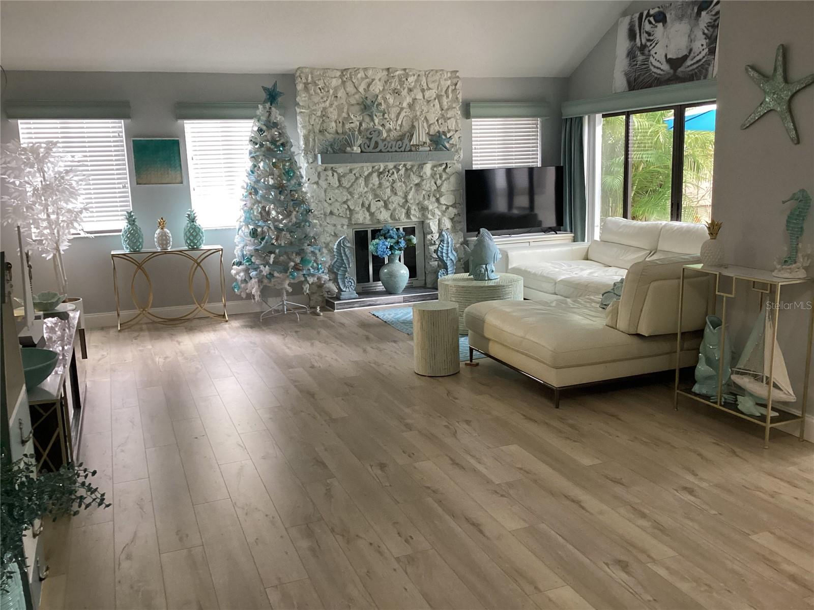 Image 21 of 61 For 216 Pine Cone Trail