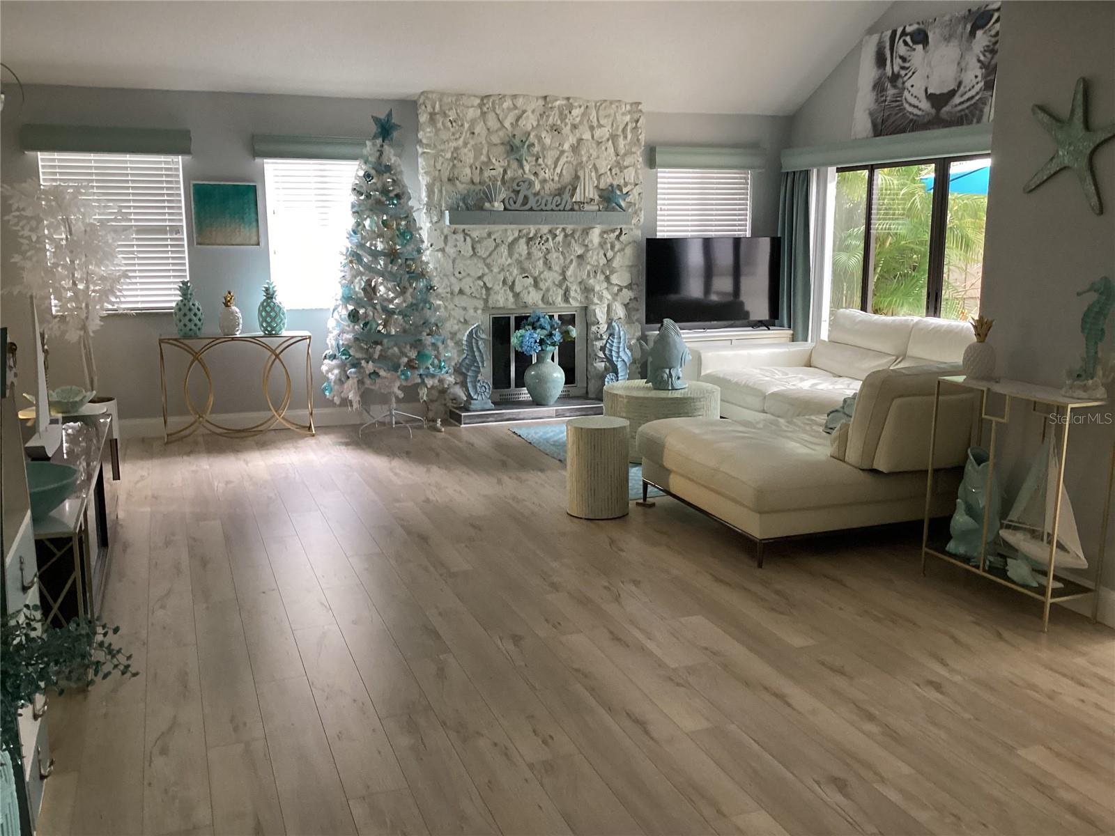 Image 7 of 61 For 216 Pine Cone Trail