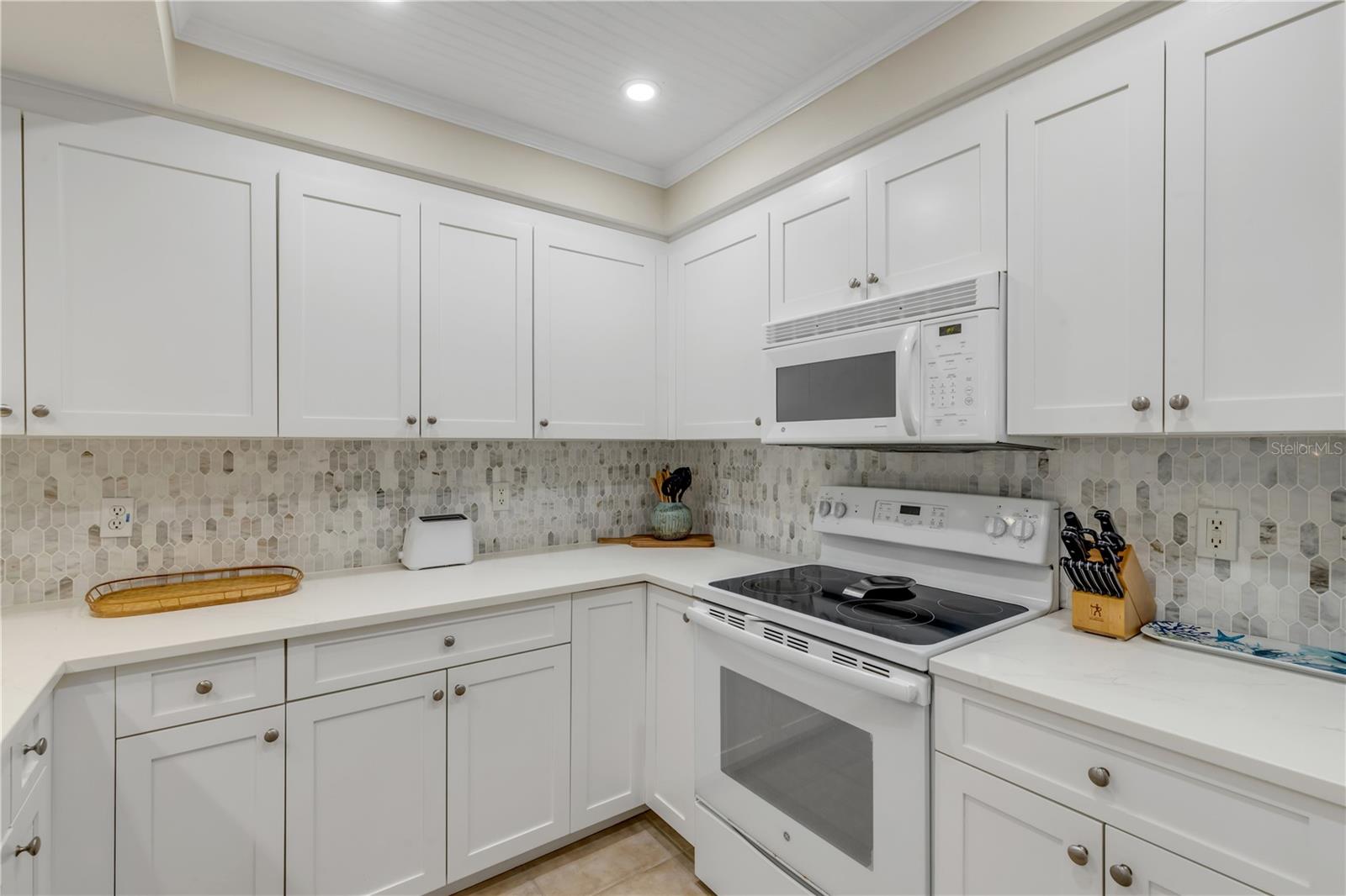 Image 12 of 46 For 5300 Atlantic Avenue 16-205