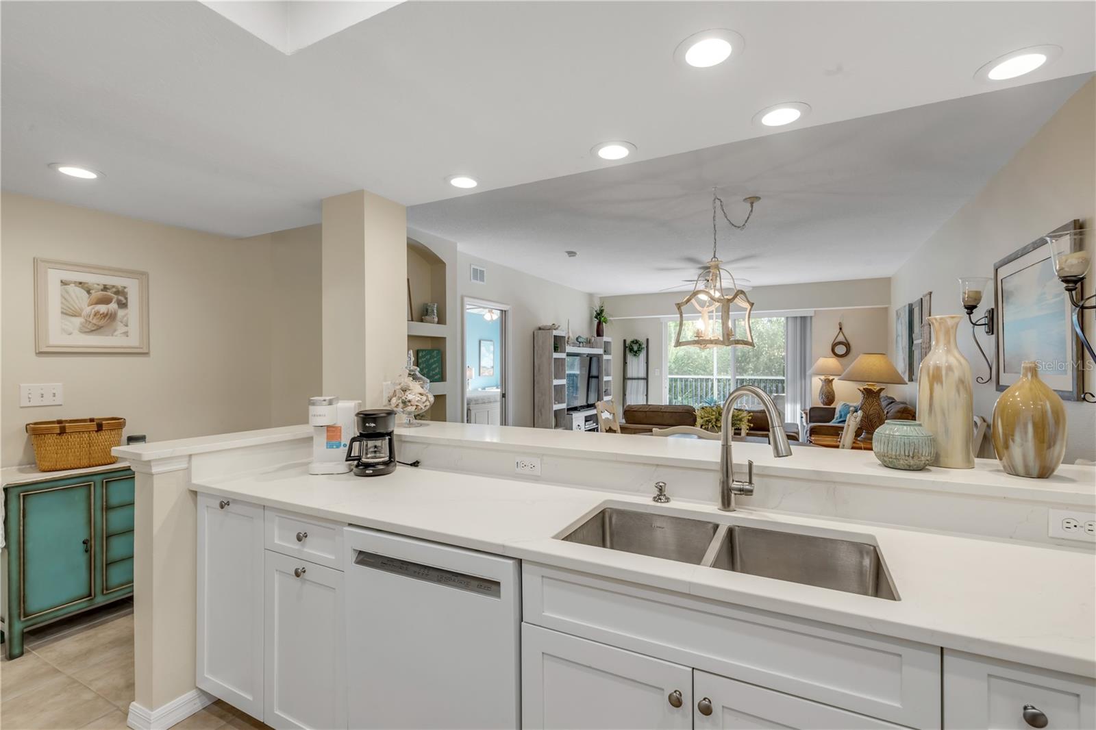 Image 13 of 46 For 5300 Atlantic Avenue 16-205