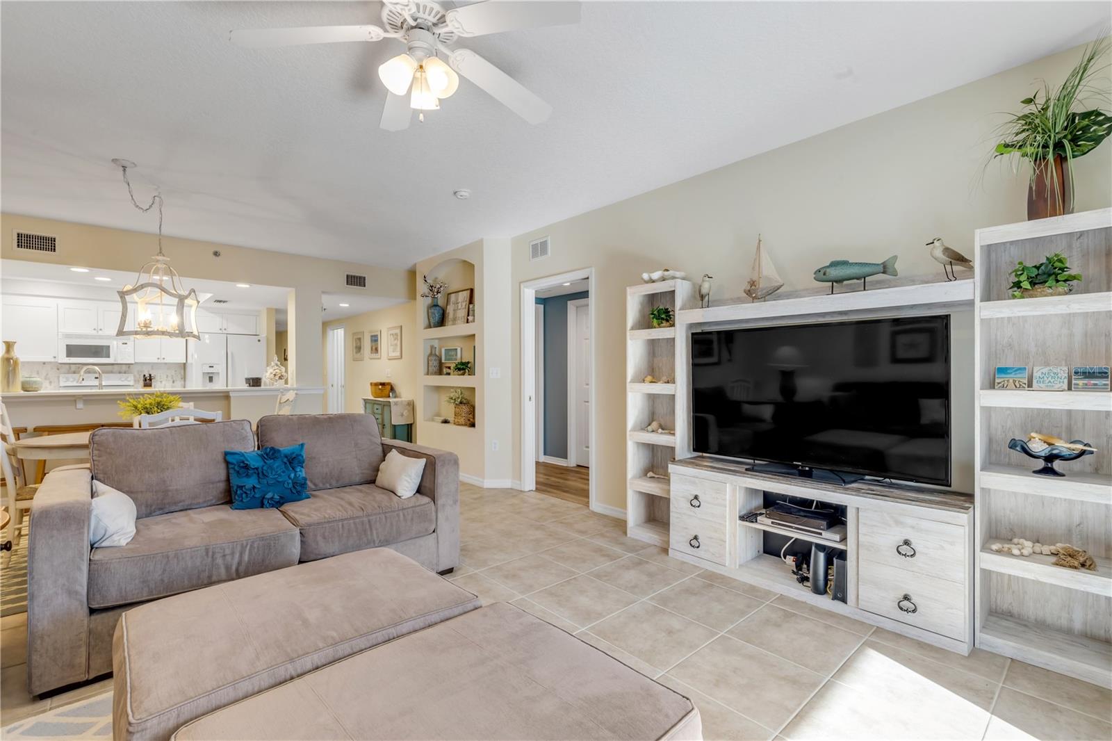 Image 22 of 46 For 5300 Atlantic Avenue 16-205