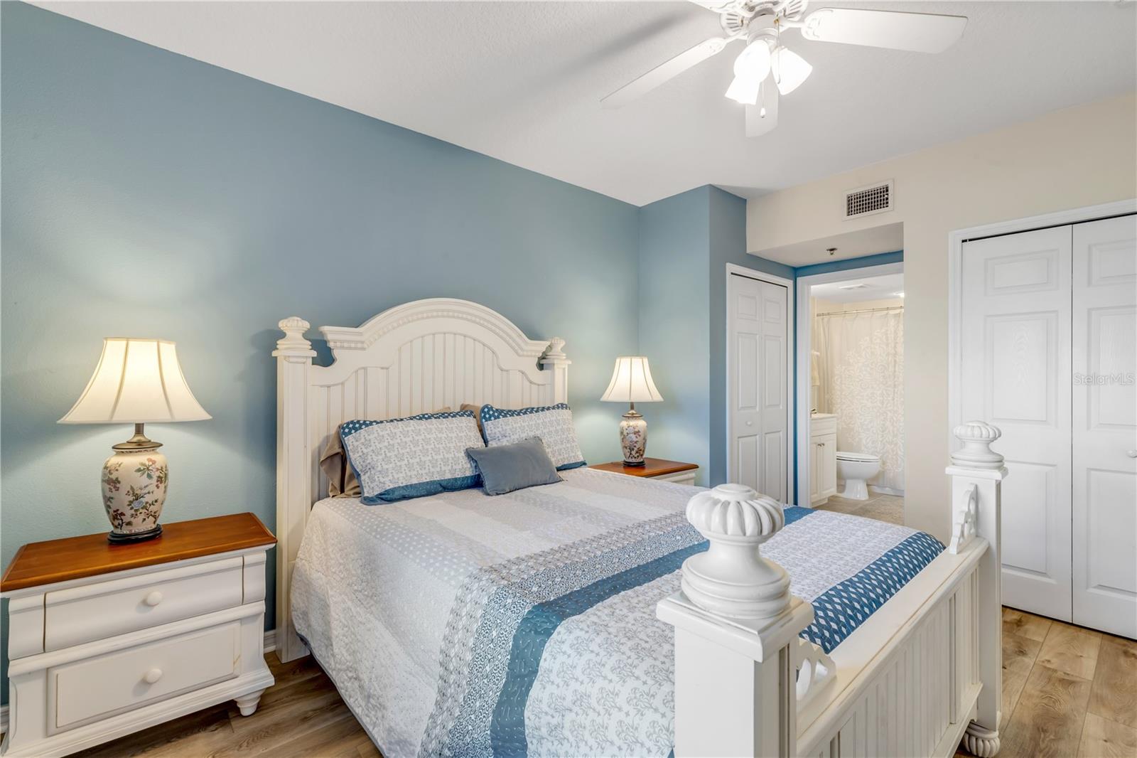 Image 6 of 46 For 5300 Atlantic Avenue 16-205