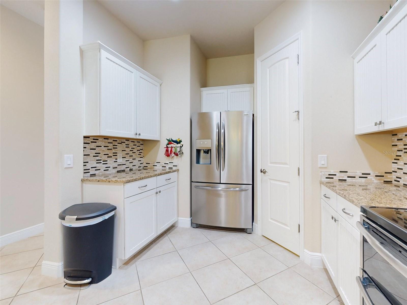 Image 11 of 53 For 3403 Torre Boulevard