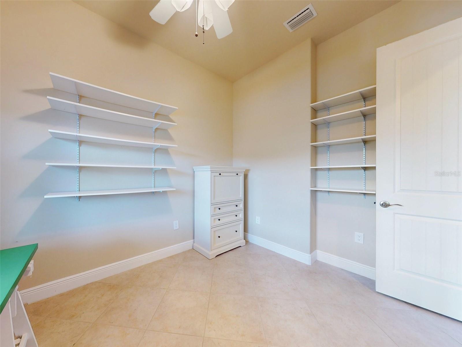 Image 7 of 53 For 3403 Torre Boulevard