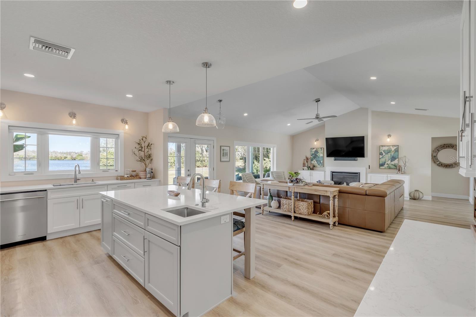 Image 4 of 80 For 2760 Pearl Lake Trail