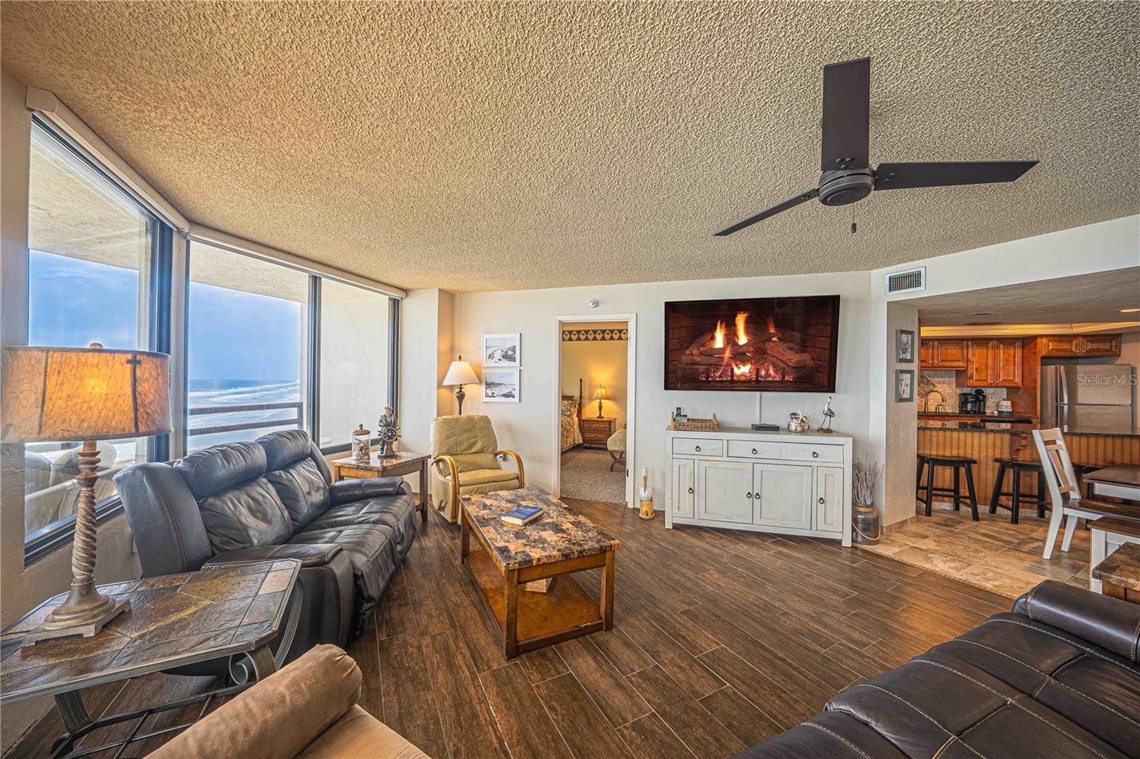 Image 5 of 27 For 3855 Atlantic Avenue 1004