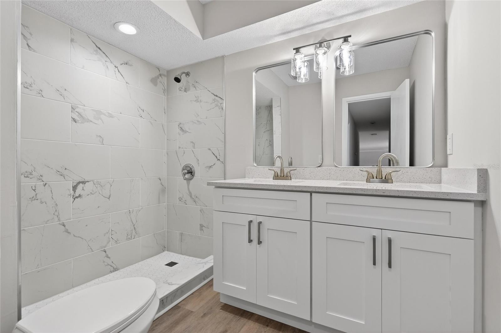 Image 11 of 49 For 310 Country Circle Drive W