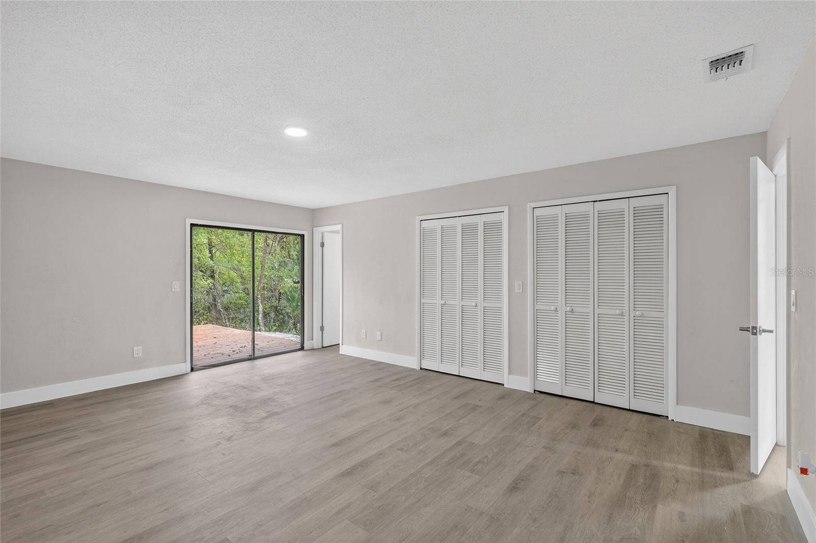 Image 13 of 49 For 310 Country Circle Drive W