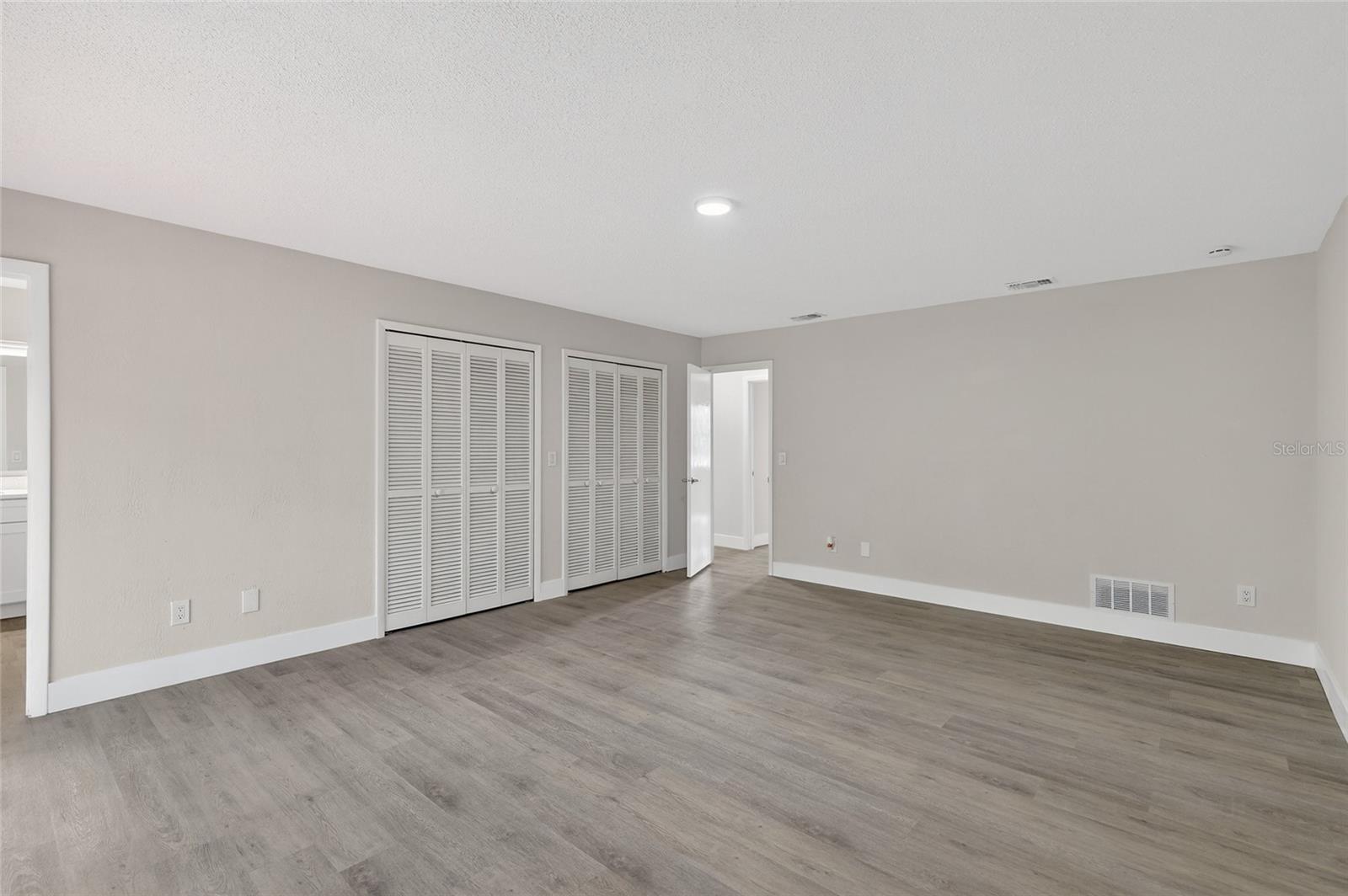 Image 15 of 49 For 310 Country Circle Drive W