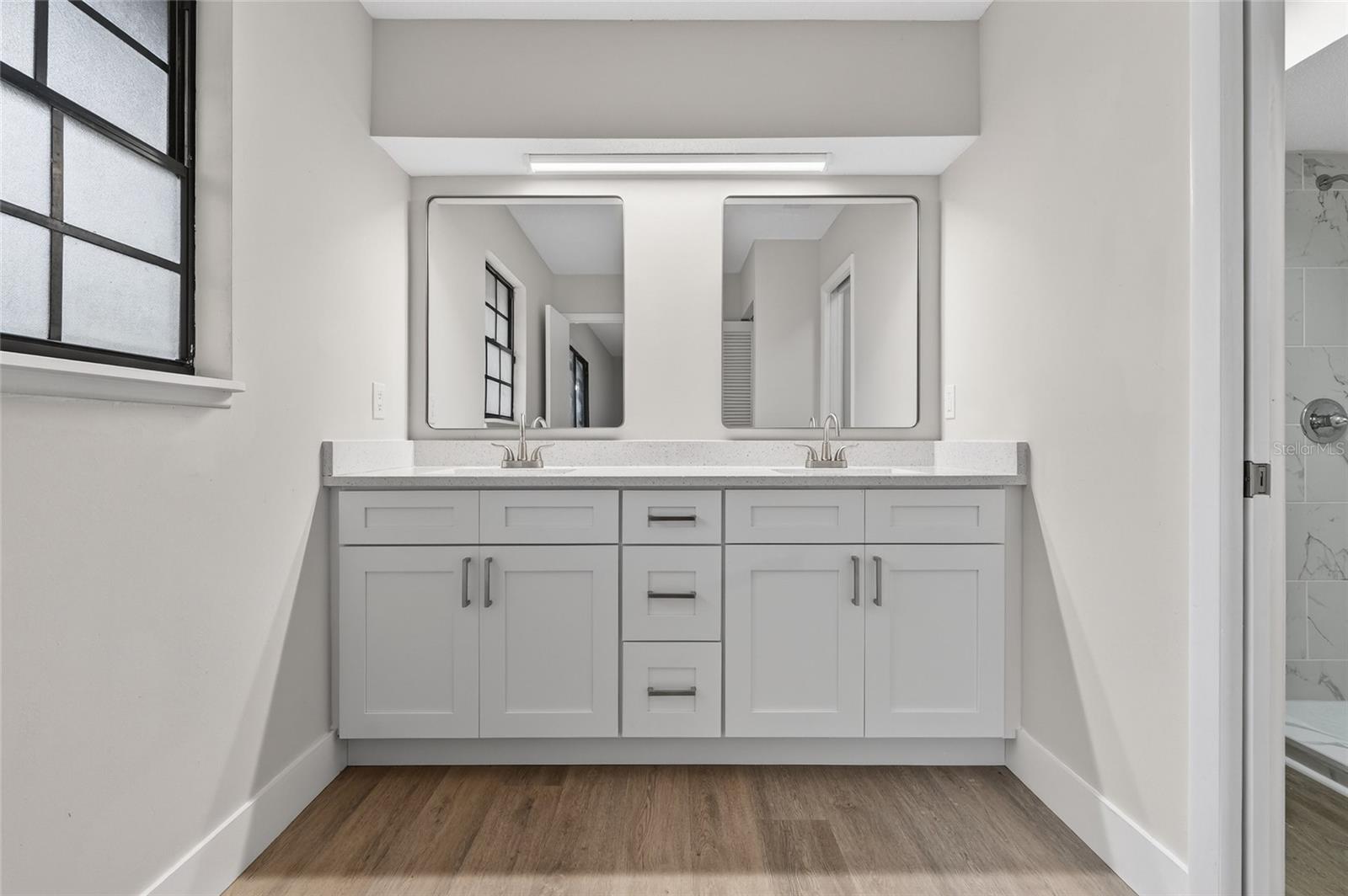 Image 17 of 49 For 310 Country Circle Drive W