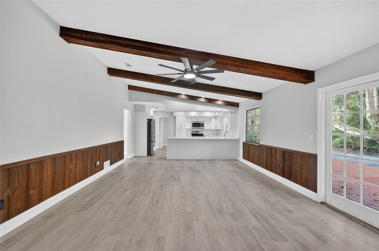 Image 21 of 49 For 310 Country Circle Drive W