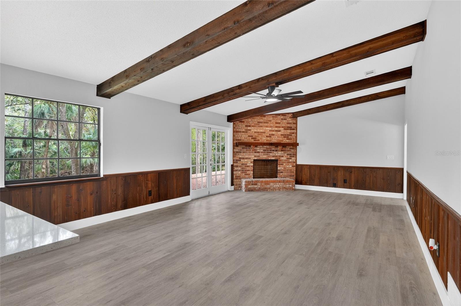 Image 23 of 49 For 310 Country Circle Drive W