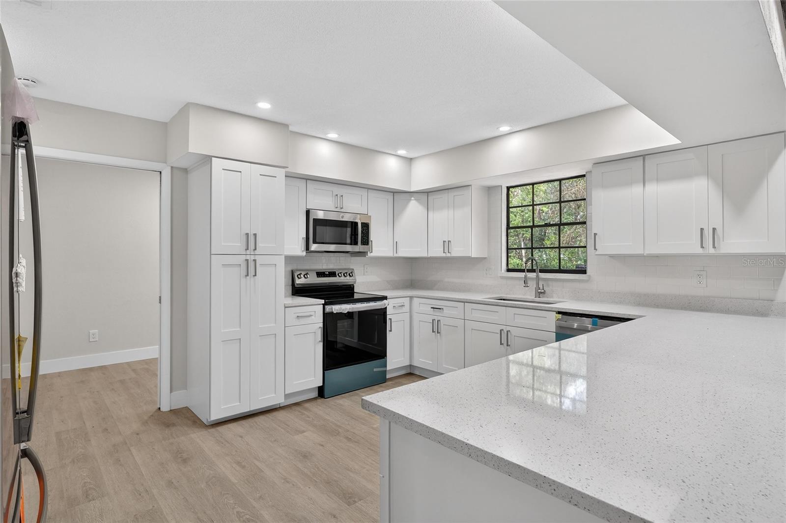 Image 25 of 49 For 310 Country Circle Drive W