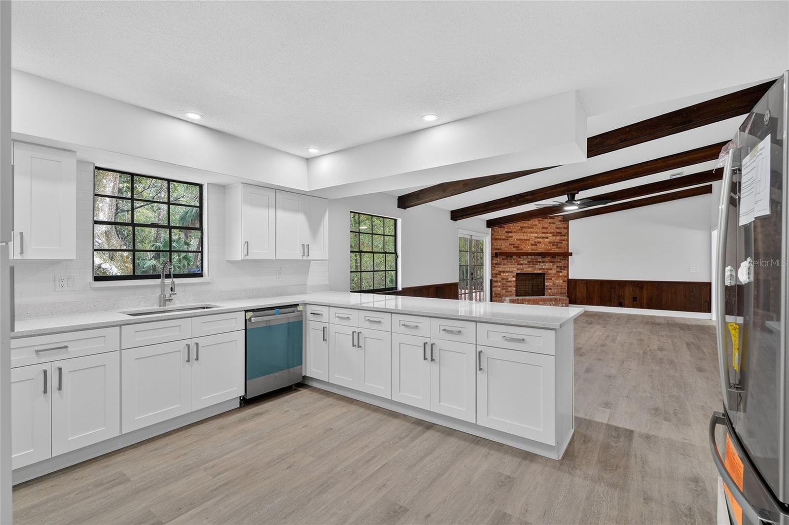 Image 27 of 49 For 310 Country Circle Drive W