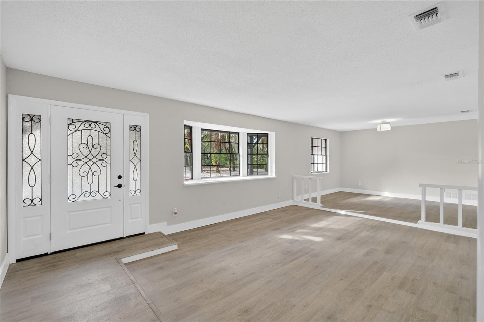 Image 3 of 49 For 310 Country Circle Drive W