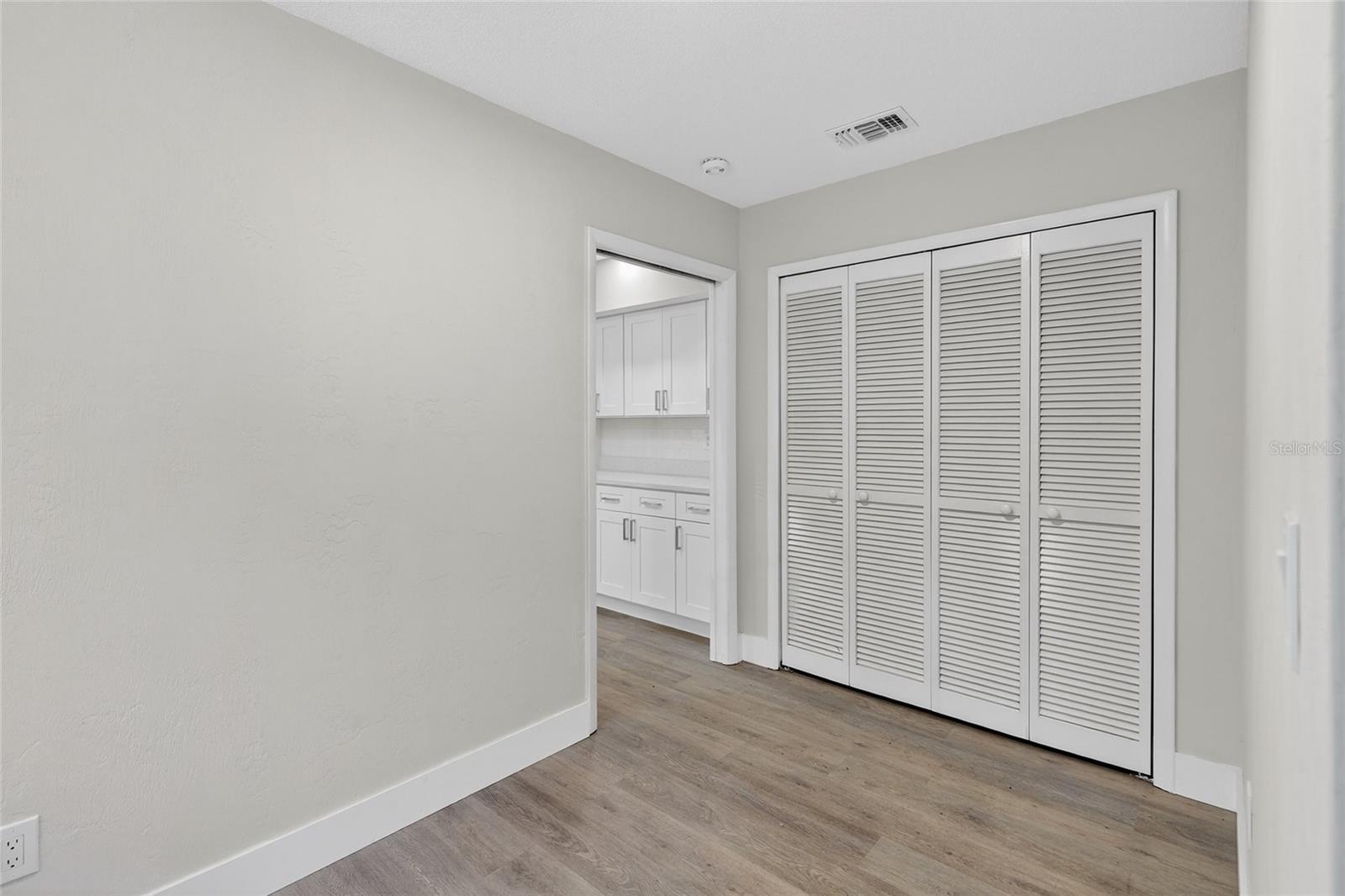 Image 31 of 49 For 310 Country Circle Drive W